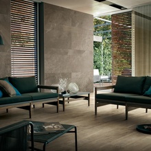 Kronos Wood Side 20x120, geglazuurd keramisch graniet, Italië, hout - interieurfoto 1 - foto 3