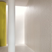 Mutina Folded 60x60 см, geglazuurd keramisch graniet, Italië, monokleur - interieurfoto 1 - foto 2