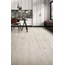 Novabell Eiche 20x120, geglazuurd keramisch graniet, Italië, hout - interieurfoto 7