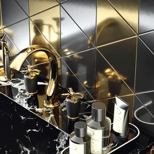 Petracer's Triangolo 17x17 cm, ceramic, Italy, gold and precious metals - interior photo 1 - 2 Petracer's Triangolo 17x17 cm, ceramic, Italy, gold and precious metals - interior photo 1 - photo 2